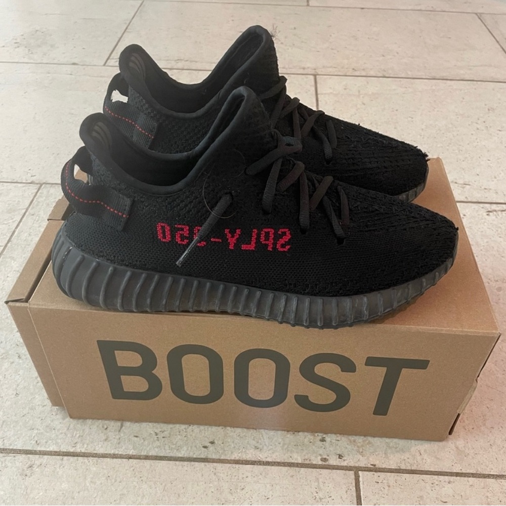 Adidas Yeezys 350 - Picture 2 of 3